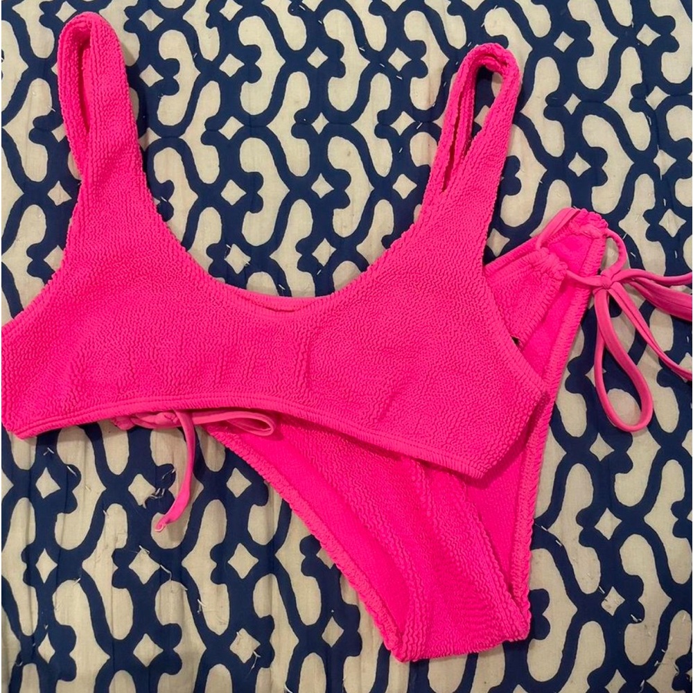 Love & Bikinis Bikini set | One Size | similar to hunza g bikini - fits a xs/s